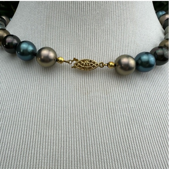 Multicolor Synthetic Knotted Pearls - Picture 5 of 9